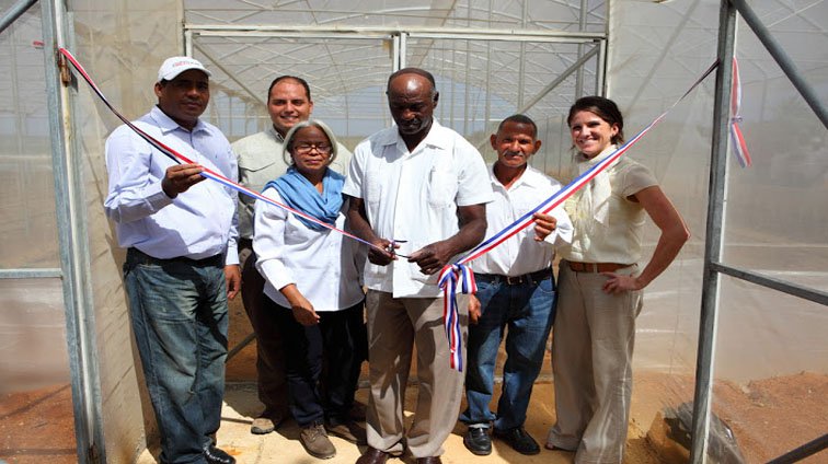 Fundación Tropicalia y USAID / RED inauguran dos invernaderos en Miches